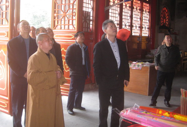 省局梅视察东岳古岩 034.jpg